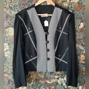 🇨🇦 80s Vintage Black and White Cropped Blazer With Chain Detail Size Medium